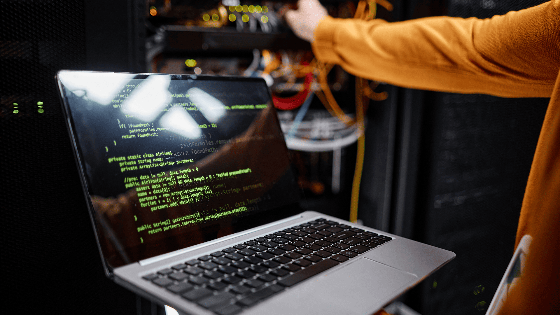 Imagen referente ao curso de <strong>Engenharia de Redes de Computadores</strong>